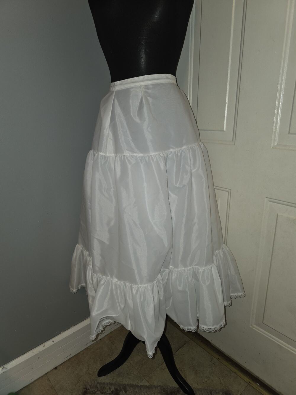 Vtg Hoopless Petticoat Crinoline Underskirt Tiered Lace Ball Gown USA Made M